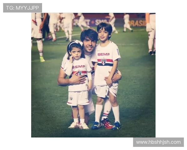 世界足球明星Instagram动态揭秘球场内外的精彩瞬间与生活点滴 世界足球明星Instagram动态揭秘球场内外的精彩瞬间与生活点滴