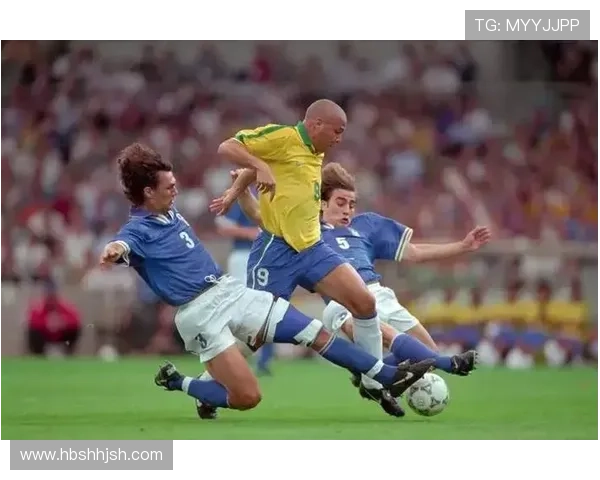 全球足球巨星精彩瞬间回顾与传奇时刻分享