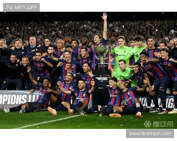 足球明星捧杯瞬间定格荣耀时刻展现无尽激情与梦想成真